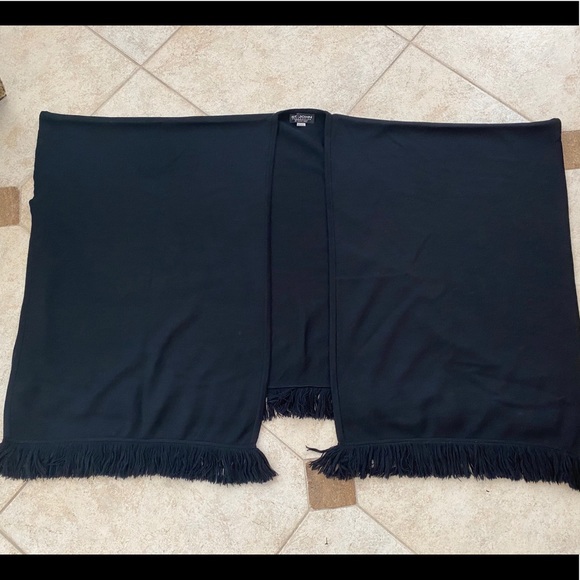 St. John Collection Santana Knit Shawl Poncho - Picture 4 of 8